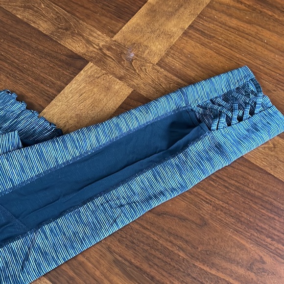 NWT ATHLETA MIND OVER MAT CAPRI LEGGINGS - SIZE SM - Picture 7 of 8